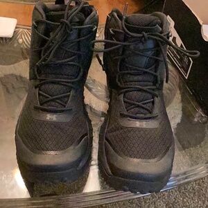 Under Armour Micro G Valsetz Zip mid Boots in box  Retail $130